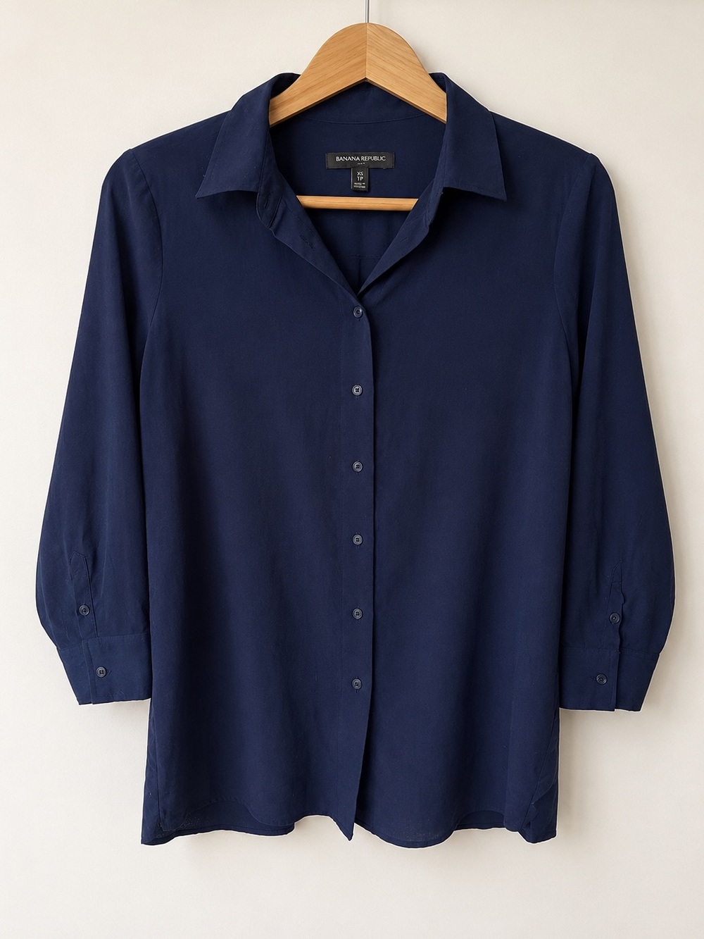 Banana Republic Women’s Classic Button-Up Shirt in Navy - Picture 3 of 10